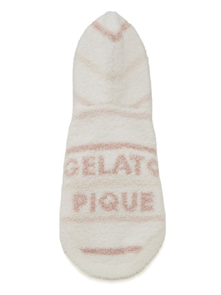 White and pastel pink pet sweater with hood, featuring 'Gelato Pique' text, designed for small-breed dogs and cats.
