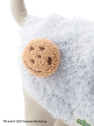 Sesame Street Cookie Monster cape for pets featuring a soft, fluffy design with a cookie decoration, perfect for cats and dogs.