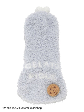 SESAME STREET Cookie Monster cape for cats and dogs with cookie design.