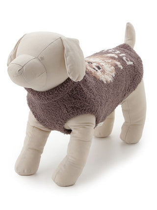 Plush dog mannequin wearing CAT&DOG Baby Moco Pomeranian pet clothes in brown, showcasing cozy and stylish design for small pets.
