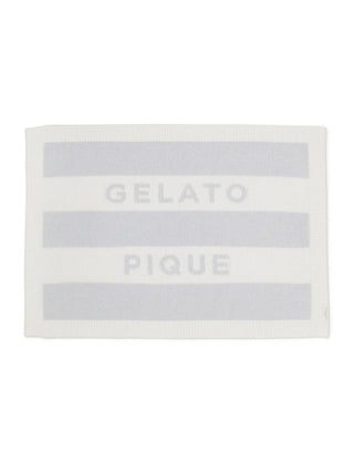 Gelato Pique Smoothie 2 Border Pet Blanket with logo, ultra-soft fabric, dual-tone design for cats and dogs' comfort.
