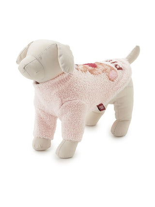 Heart bear jacquard pet clothes for cats and dogs, soft pink sweater on a mannequin, perfect for stylish pet fashion lovers.