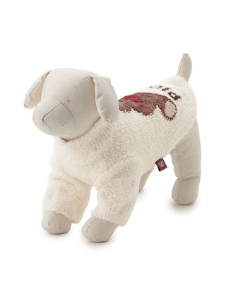 Dog mannequin wearing CAT&DOG heart bear jacquard pet clothes, showcasing stylish and cozy design for pets.