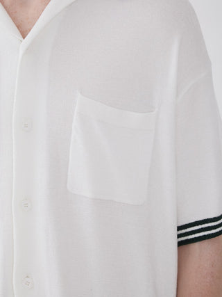 Close-up of white Smoothie Lite Tennis Logo Lounge Shirt featuring retro design with pocket and striped sleeve detail.