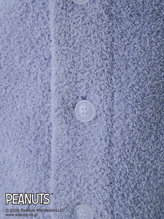 Close-up of PEANUTS men's Olaf Babymoco button-up cardigan in fluffy fabric by Gelato Pique, showcasing button details.