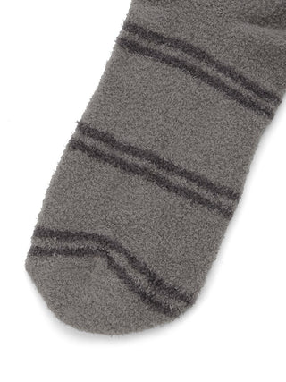 Close-up of MEN'S Hot Smoothie Border Lounge Sock in gray with stripe pattern for cozy relaxation and warmth.