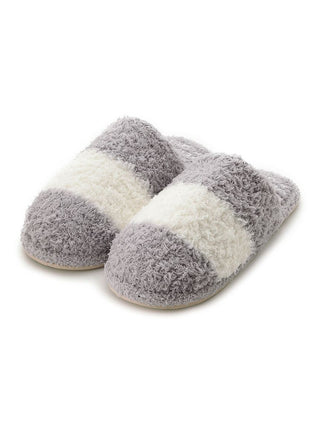 Gray and white striped men's Gelato Border house slippers with soft, fluffy texture for cozy comfort.