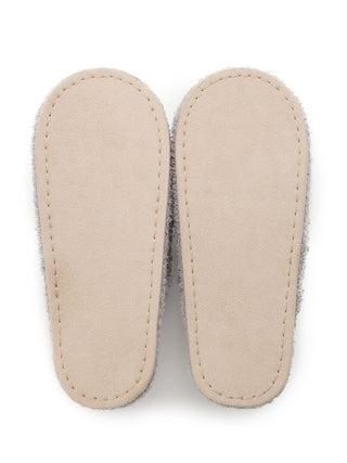 Soles of Mens Gelato Border House Slippers in beige color, showcasing soft material for cozy comfort and stylish design.