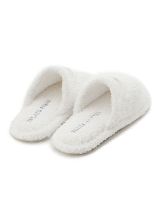White Men's Gelato Monster House Shoes with fluffy texture and open-back design for cozy comfort.