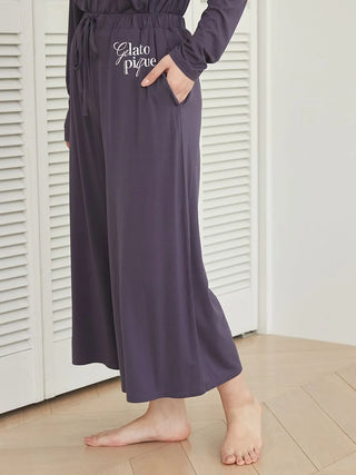 Cool-Touch Rayon Logo Cropped Pants