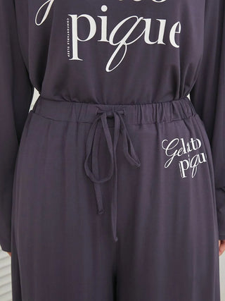 Cool-Touch Rayon Logo Cropped Pants
