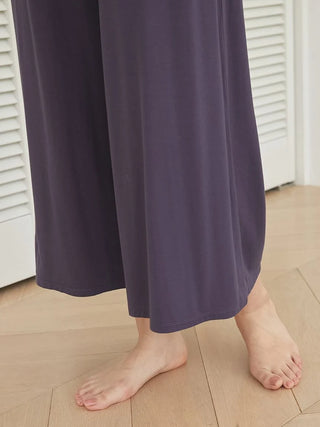 Cool-Touch Rayon Logo Cropped Pants