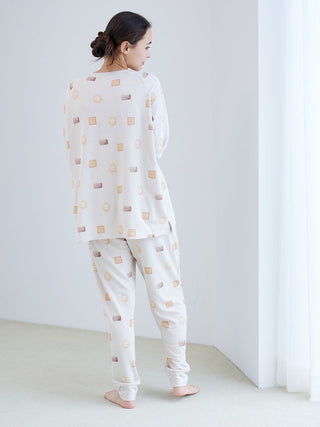 Biscuit Pattern Waffle Long Sleeve T-shirt with cozy waffle-knit, featuring Gelato Pique branding for relaxed loungewear style.
