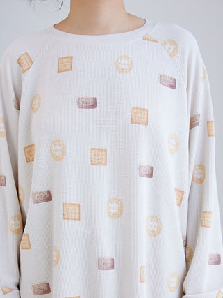 Biscuit Pattern Waffle Long Sleeve T-shirt with playful biscuit motif and soft waffle-knit texture for casual loungewear.