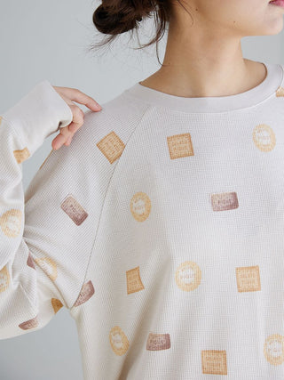 Biscuit Pattern Waffle Long Sleeve T-shirt with playful biscuit motifs and soft waffle-knit texture, designed for comfort and style.