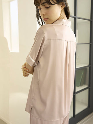 Cool-touch Satin Line Shirt