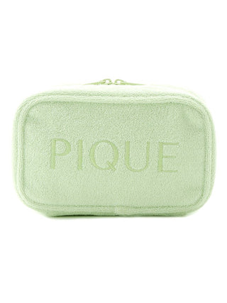 Soft green terry cloth cosmetic pouch with zipper closure and 'PIQUE' logo, perfect for stylish and practical storage.