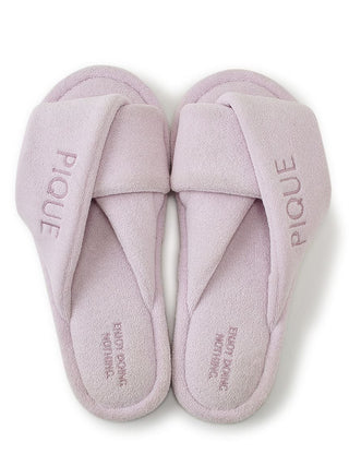 Luxurious pile cozy indoor slippers with wide straps by Gelato Pique, perfect for home comfort and relaxation.