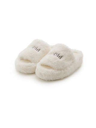 White eco-friendly faux fur fuzzy slippers with open toe, featuring a plush cozy design by Gelato Pique, ideal for lounging at home.