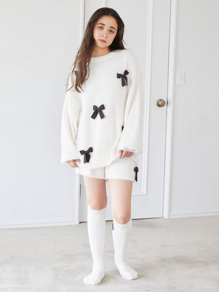 Off-white Ribbon Lounge Shorts with black ribbon detail and embroidery, perfect for Halloween coordination, made of warm knit material.