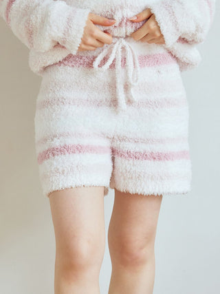 Fluffy gelato pique lounge shorts in pink gradient, featuring a soft, cozy texture and casual logo embroidery at the waist.