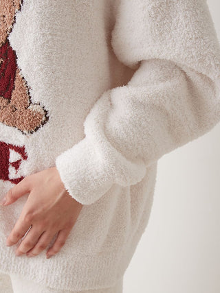 Twin Bear Jacquard Pullover in Off White, Women's Pullover Sweaters at Gelato Pique USA.