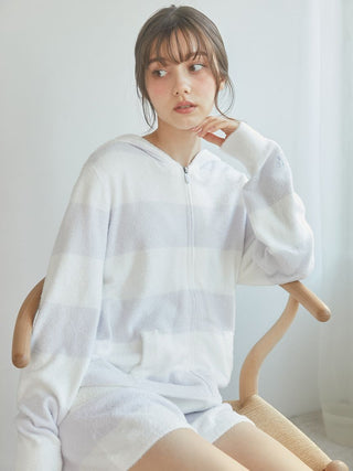 Smoothie 2-Border Zip-Up Hoodie in white and grey stripes, featuring luxurious Smoothie fabric for cozy, stylish loungewear.