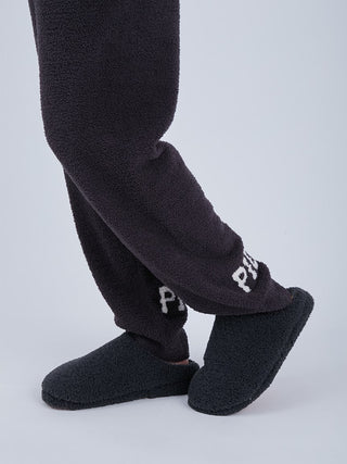 Baby Moco Men's Long Lounge Pants with cozy slippers, featuring Gelato Pique HOMME's exclusive 'Babymoco' material.