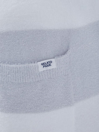 Close-up of Gelato Pique Smoothie fabric with white and gray stripes, highlighting comfort and luxury.