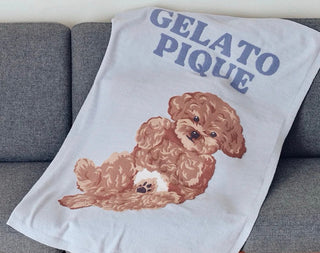 8 Cozy Gift Ideas for Homebodies who Love to Lounge