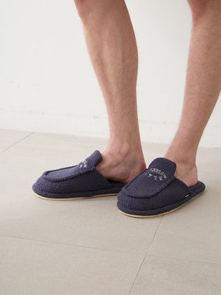 Men's Airy Moco Loafer-Style Room Shoes - view 10