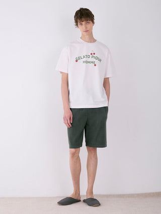 Man wearing Gelato Pique Homme t-shirt and MEN'S Smoothie One-Point Lounge Shorts for a stylish and comfortable casual look.