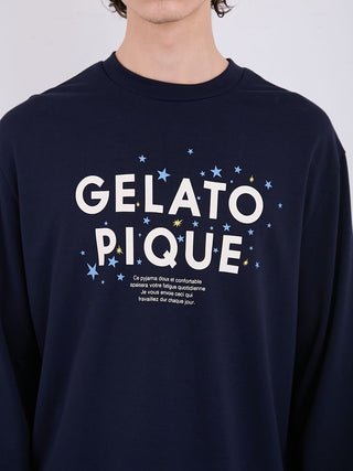 Men's long sleeve t-shirt with Gelato Pique logo and star motifs on navy fabric, showcasing casual sophistication and comfort.