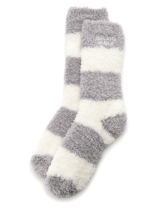 Men's Gelato 2 Border Fuzzy Socks in gray and white stripes for cozy comfort and plush luxury.