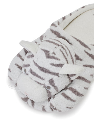 Gelato Pique USA Men's White Tiger House Slippers, soft and plush design, premium loungewear and sleepwear in cozy white tiger style.