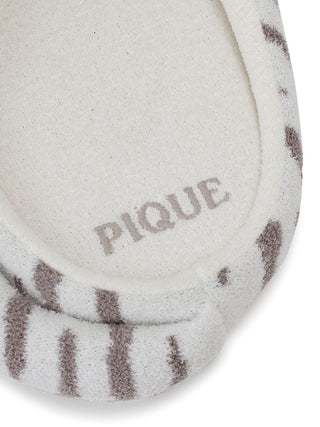 Close-up of Men's White Tiger House Slippers by Gelato Pique USA, showcasing soft white fabric with tiger stripe detailing, premium loungewear.