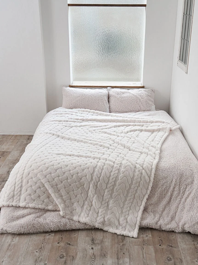 Aran Pattern Jacquard Boa Bed Blanket gelato pique