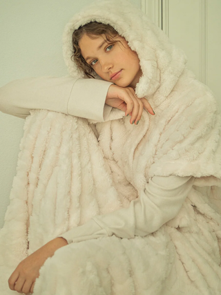 Aran Pattern Boa Poncho Hooded Cape in Off White, Women's Loungewear Hoodies & Sweatshirts Zip-ups & Pullovers at Gelato Pique USA