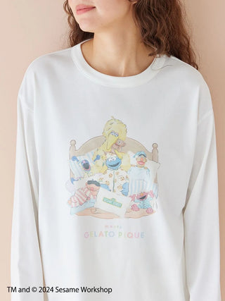 SESAME STREET UNISEX One-point Pullover Sweater in Off White, Unisex Pullover Sweaters at Gelato Pique USA