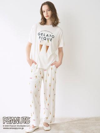 This Snoopy loungewear Pajama for women has a printed design Snoopy and Woodstock taking a nap on top of realistic Gelato. This is one of the coziest loungewear Pajama on the market. Hue white 3