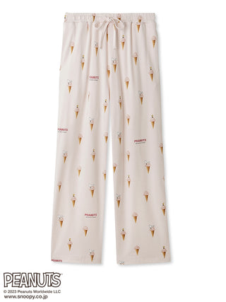 This Snoopy loungewear Pajama for women has a printed design Snoopy and Woodstock taking a nap on top of realistic Gelato. This is one of the coziest loungewear Pajama on the market. Pastel pink