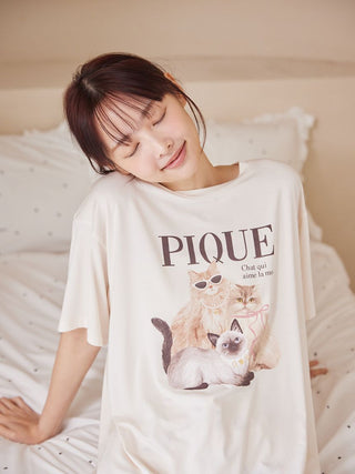 Cool-to-touch Fashionable Cats & Dogs Printed T-shirt