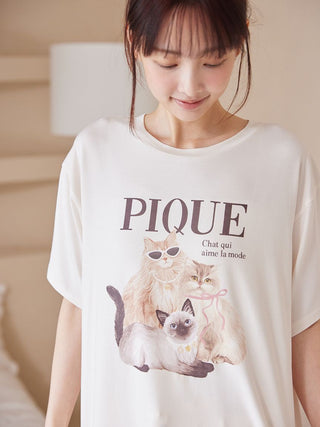 Cool-to-touch Fashionable Cats & Dogs Printed T-shirt