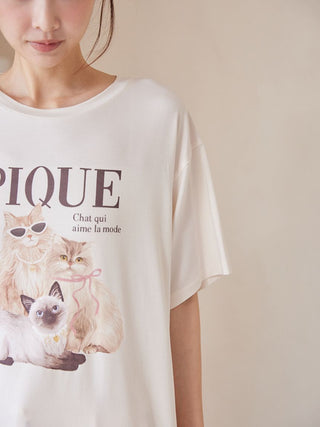 Cool-to-touch Fashionable Cats & Dogs Printed T-shirt