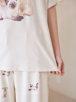 Cool-to-touch Fashionable Cats & Dogs Printed T-shirt