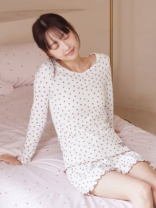 Tuck Stitch Heart Pullover