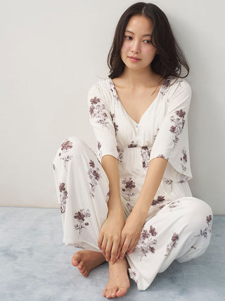 Cool Rayon Cosmos Printed Pullover With Built-in Bra