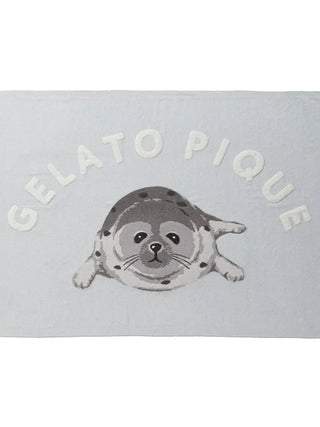 Seal Jacquard Throw Blanket