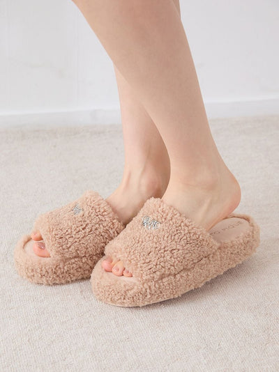 Logo Boa Fleece Room Shoes gelato pique