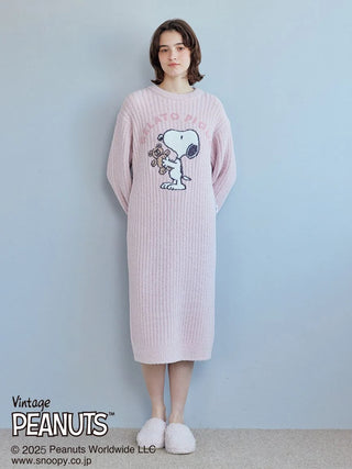 Woman wearing a [PEANUTS] SNOOPY×BEAR Jacquard Lounge Dress with Snoopy design, perfect for cozy loungewear fashion.